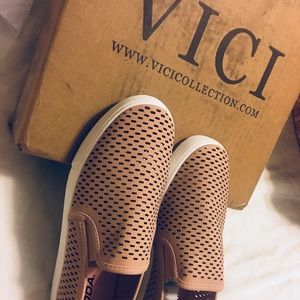 Mauve Vici Collection Slip ons (never worn)